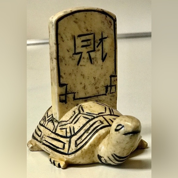 Vintage Asian Feng Shui Folk Art Hand Carved Natural Engraved Solid Bone Turtle - Picture 7 of 10
